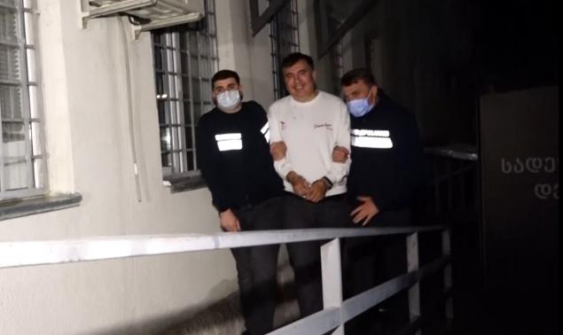 Frontnews image description