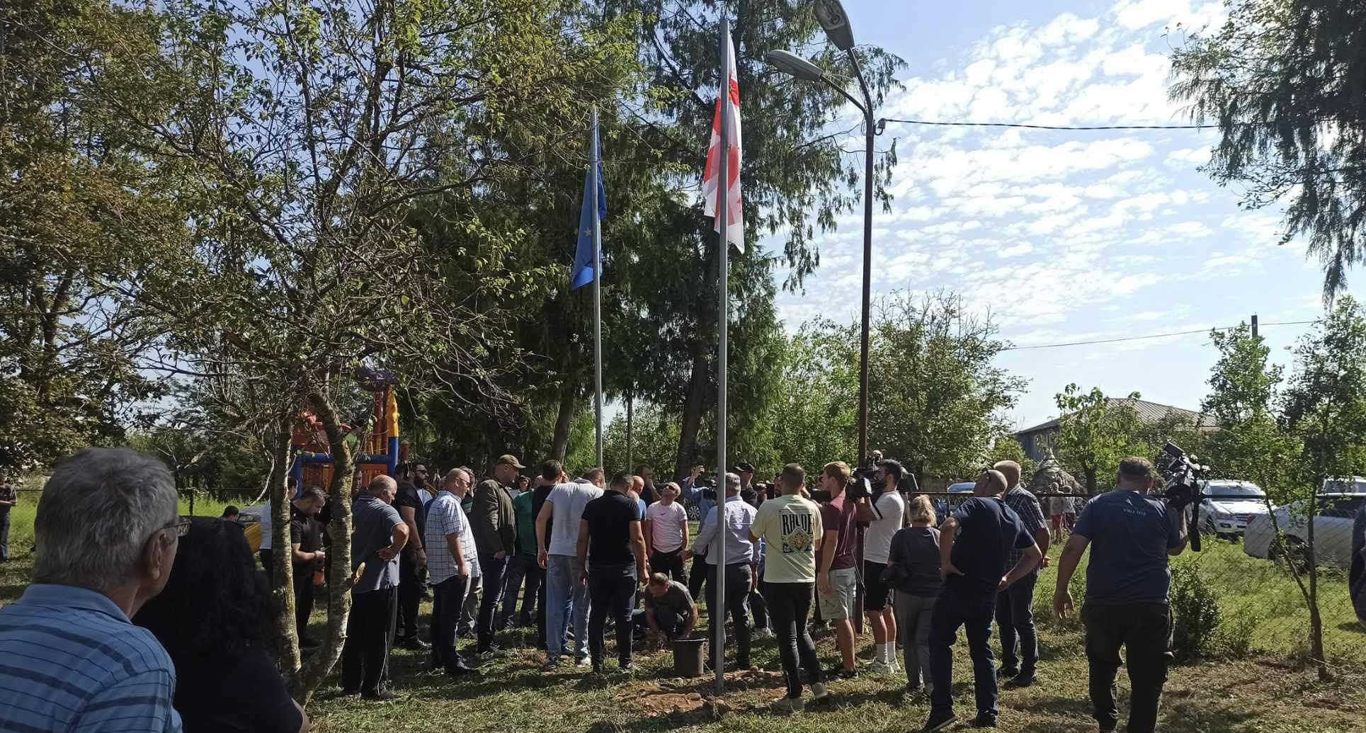 Frontnews image description