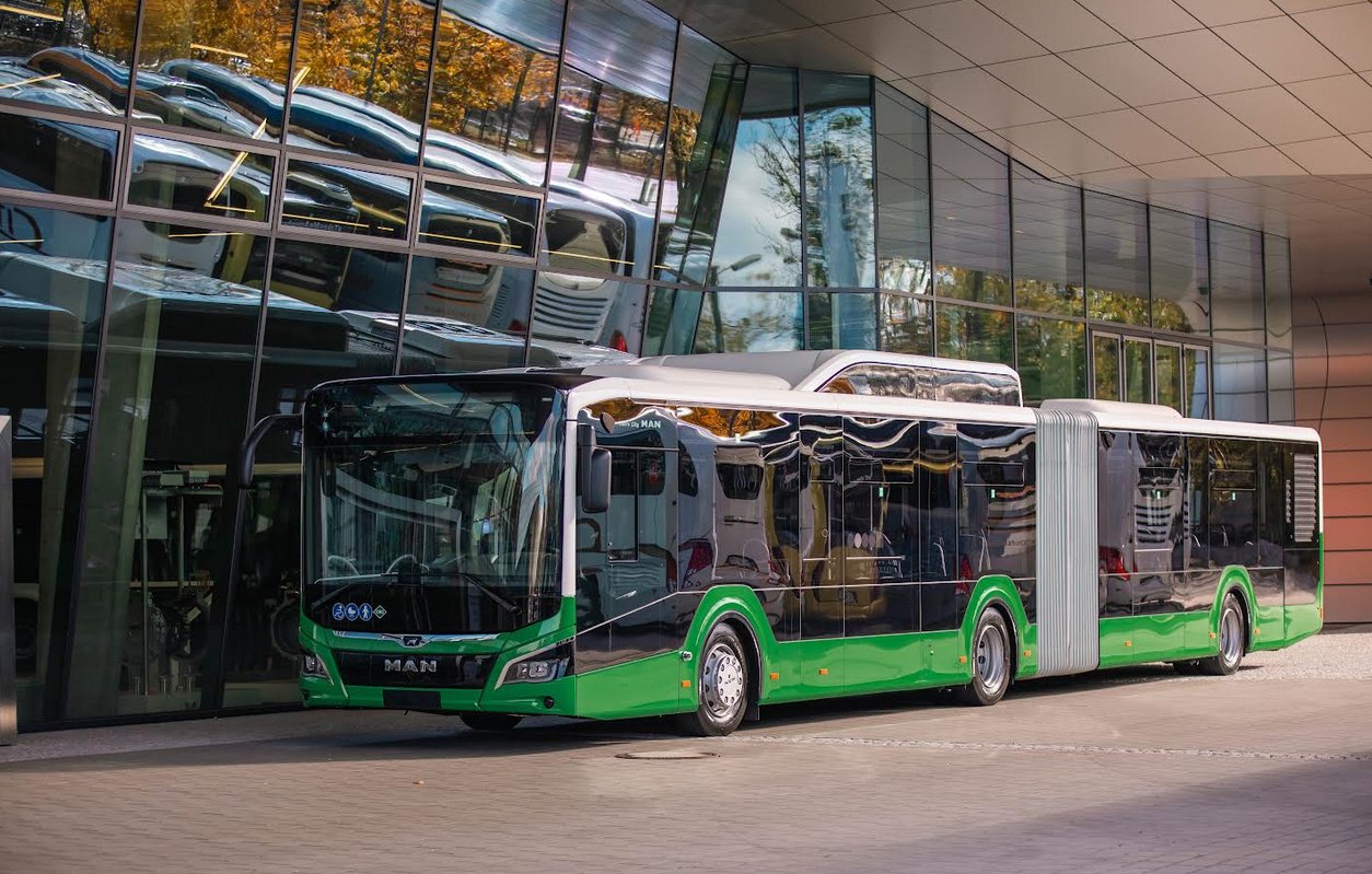 Tbilisi Mayor announces 18-meter buses in December