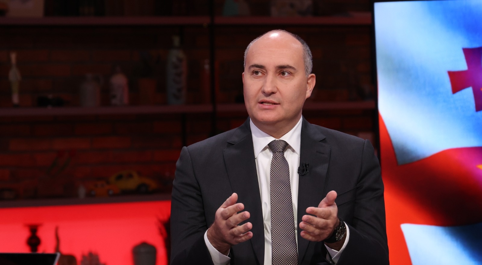 Defence Minister highlights need of “robust reserve”