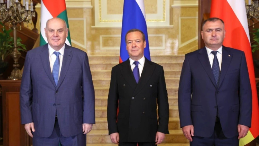 De facto leaders of Georgia’s Russian-occupied regions absent from May 9 celebrations in Russia