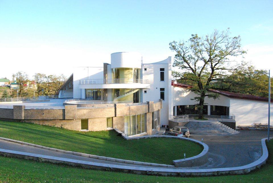 Frontnews image description