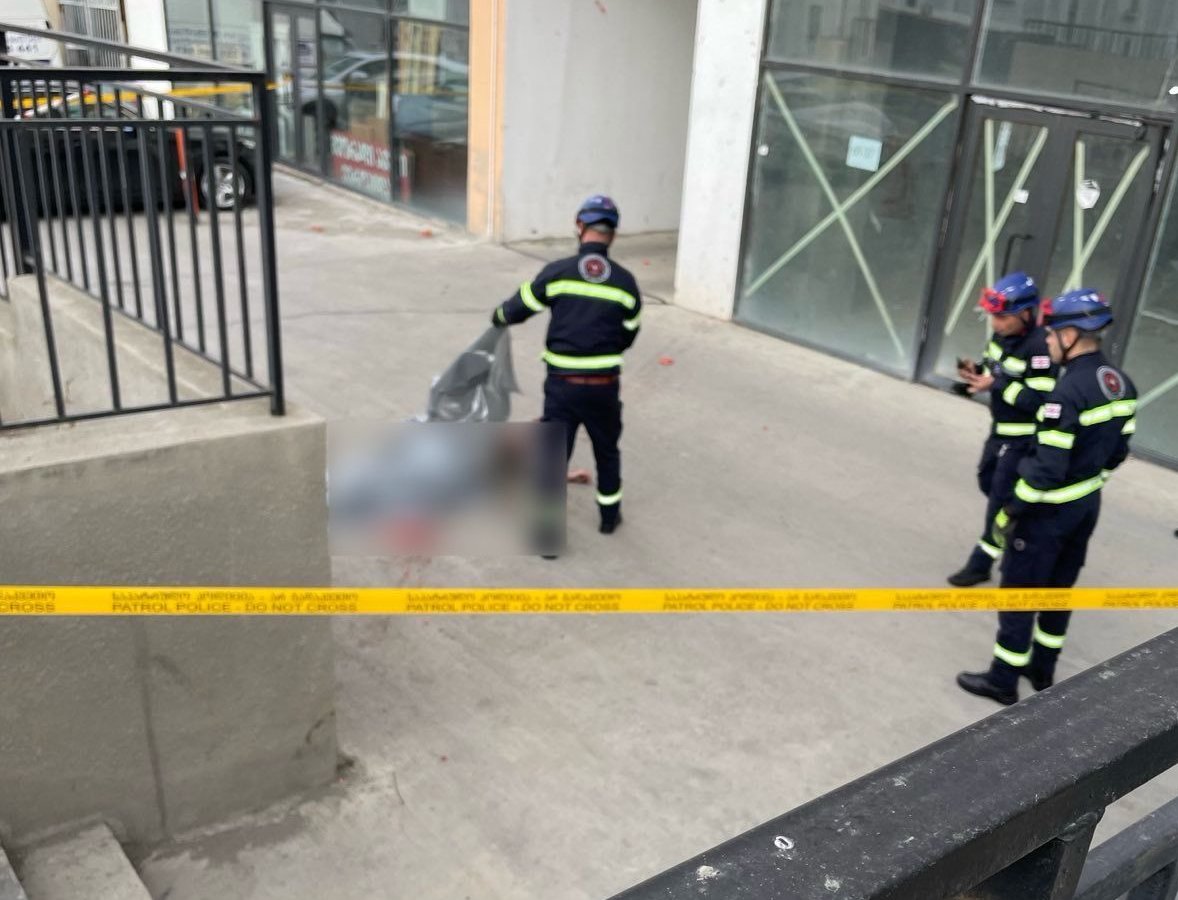 Young woman dies after falling from high floor in Tbilisi