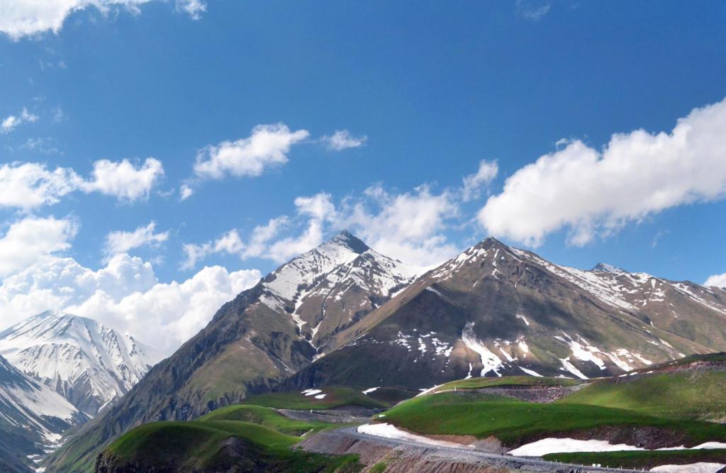 მწვერვალ დედაენაზე სამაშველო ოპერაცია მიმდინარეობს