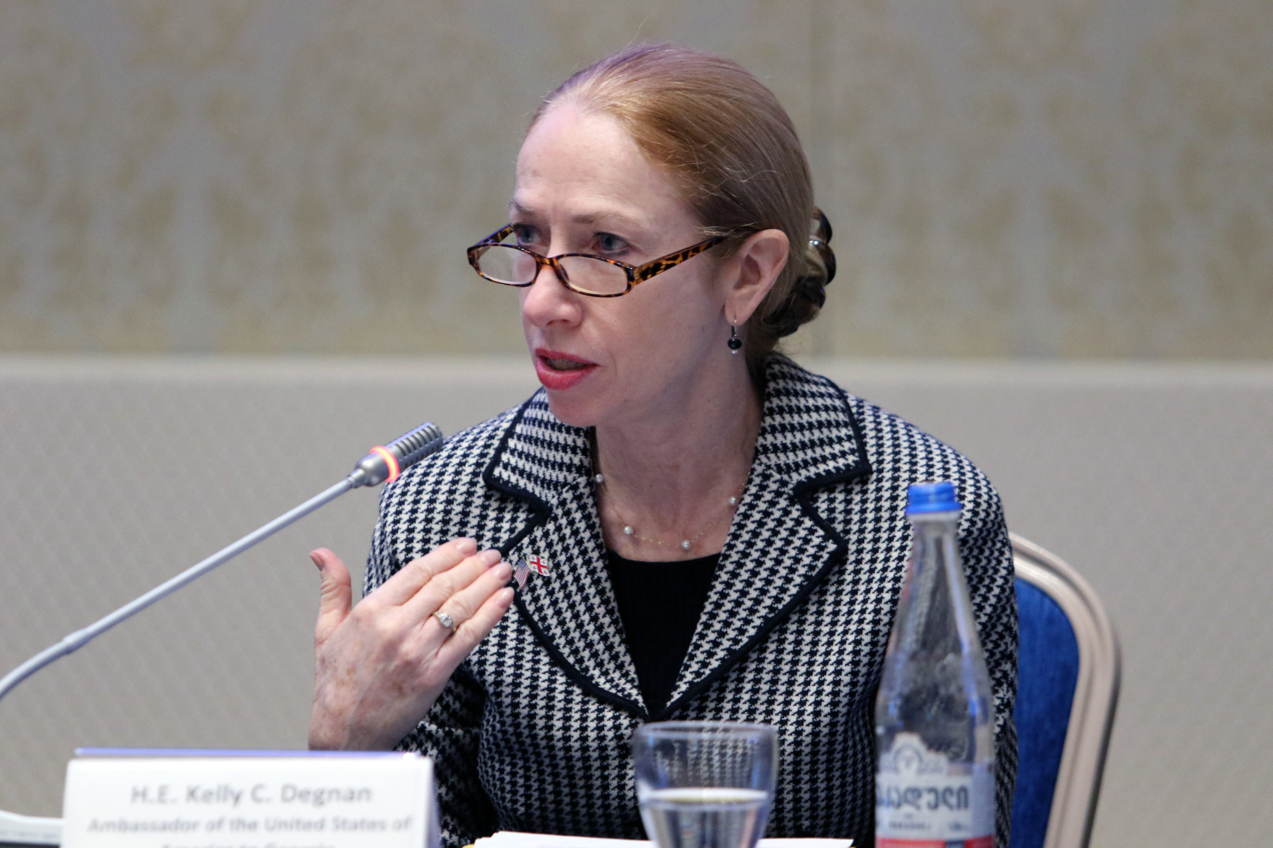 Frontnews image description