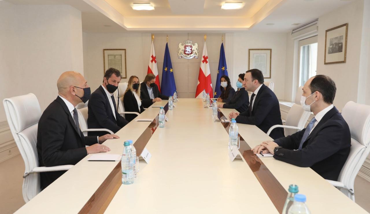 Frontnews image description