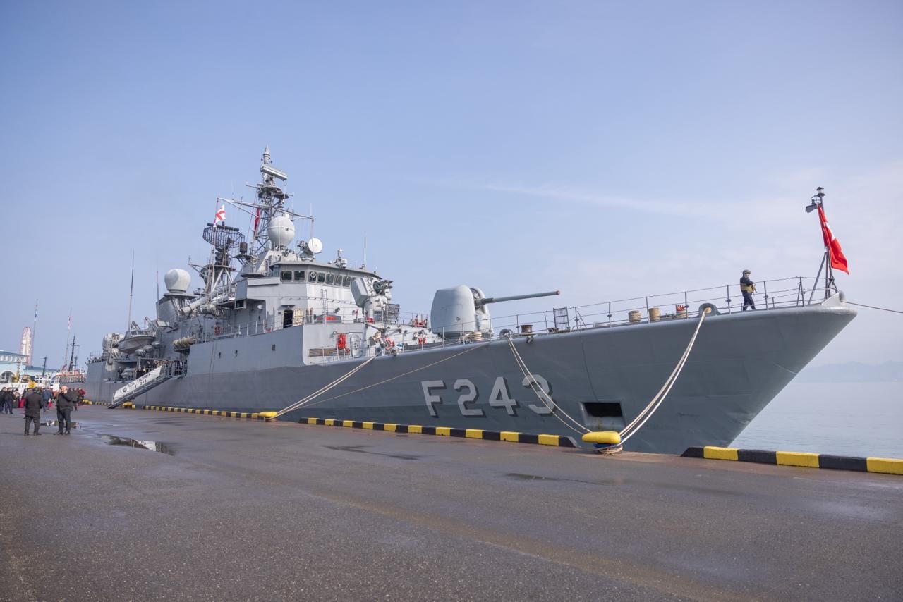 Frontnews image description