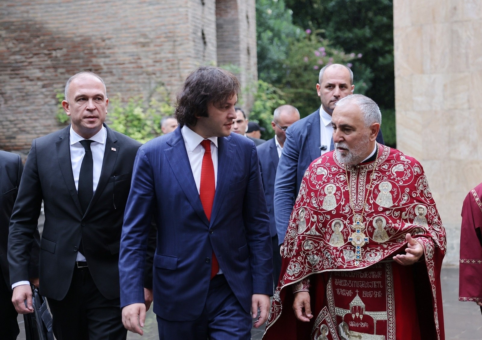 Frontnews image description