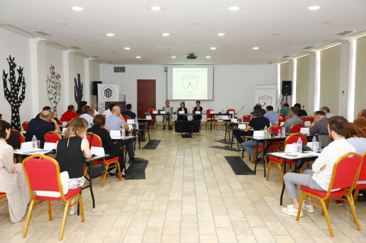 Frontnews image description