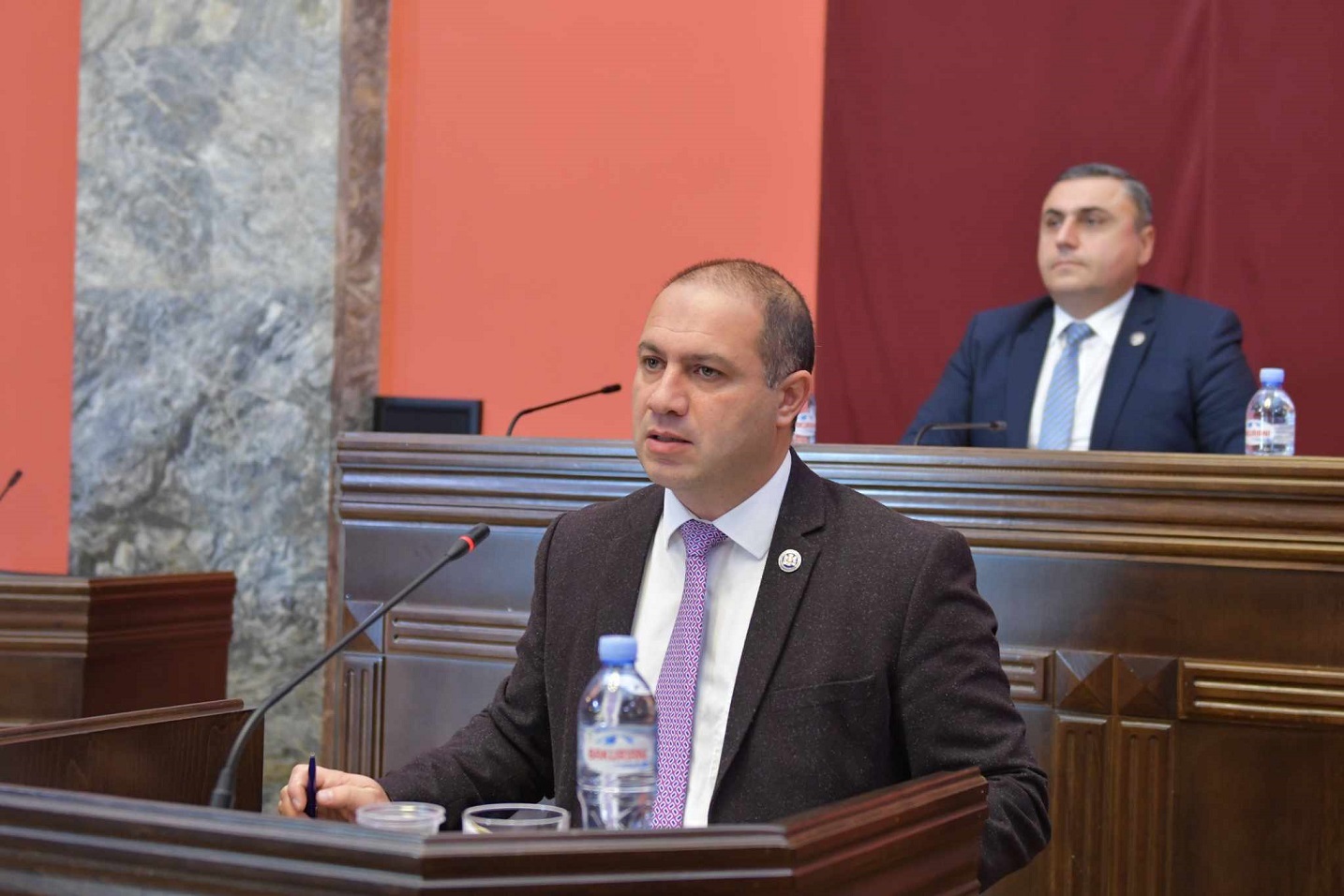 Frontnews image description