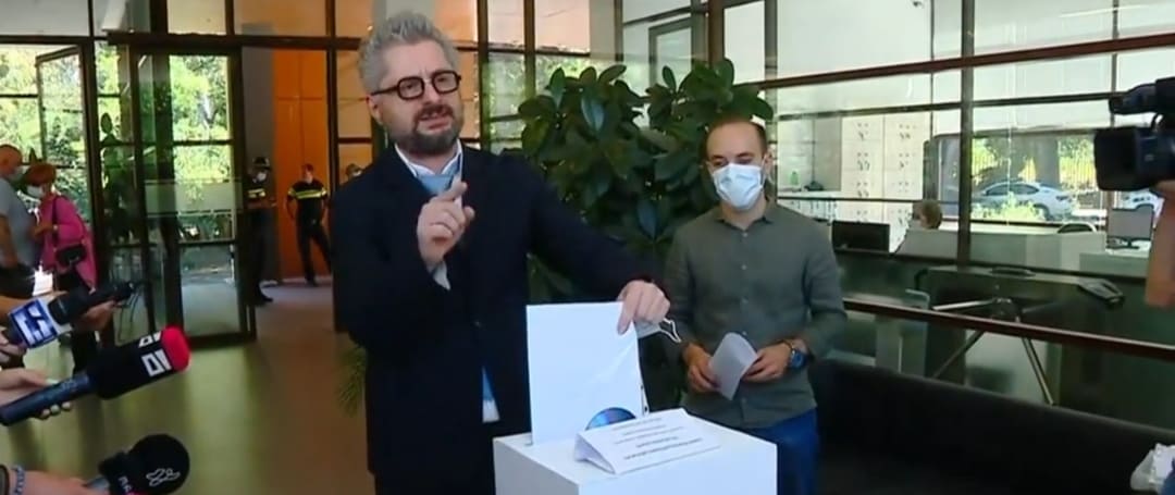 ნიკა გვარამია – მოვითხოვთ, დაუყონებლივ დაგვიბრუნონ ჩვენი ტექნიკა, ან მიეცეს ქალბატონი წულუკიანი პასუხისგებაში