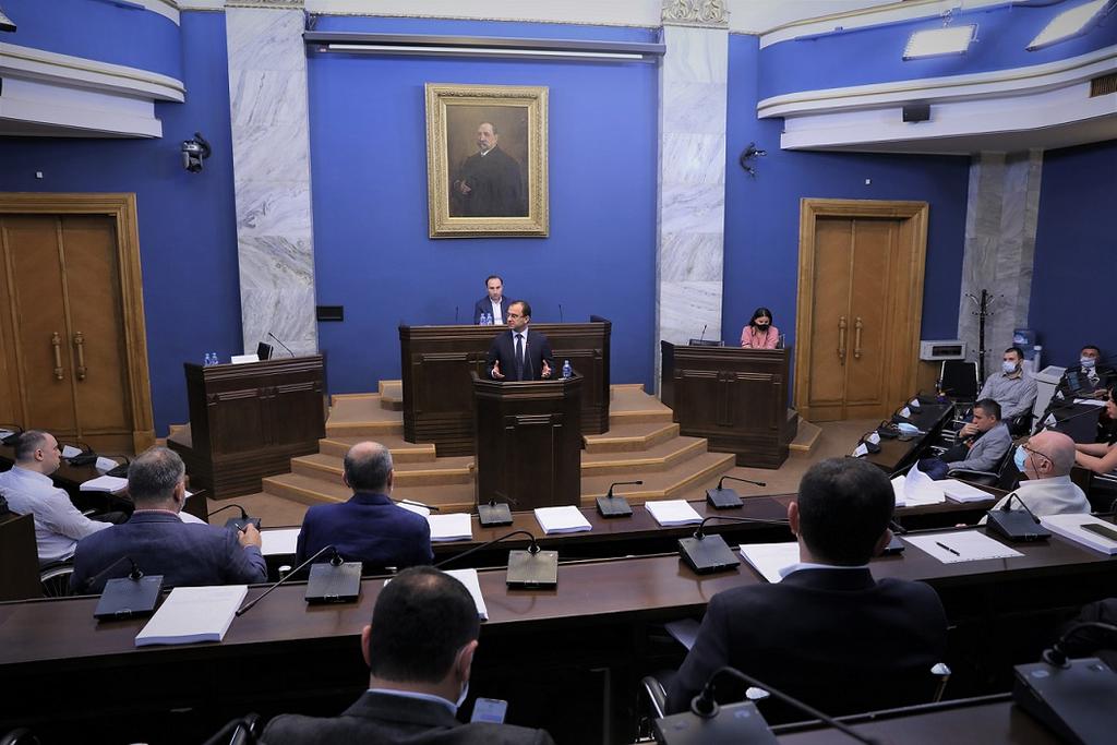 პარლამენტში უზენაესი სასამართლოს მოსამართლეობის კანდიდატის გიორგი შავლიაშვილს მოსმენა მიმდინარეობს