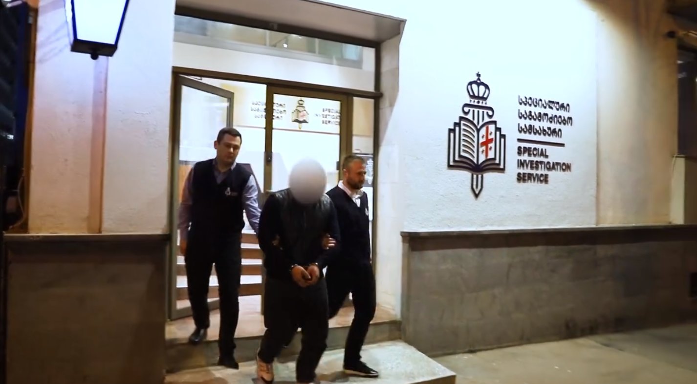 მეუღლეზე ძალადობის და მუქარის ფაქტზე სამართალდამცავი დააკავეს