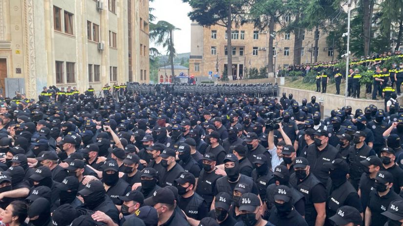 Frontnews image description