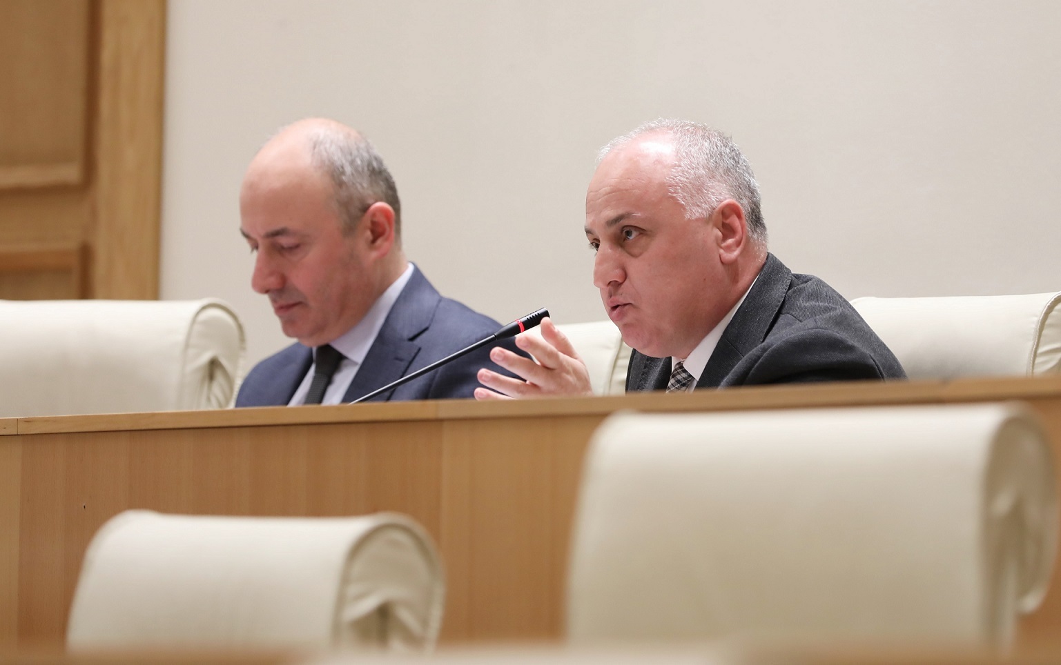 Frontnews image description