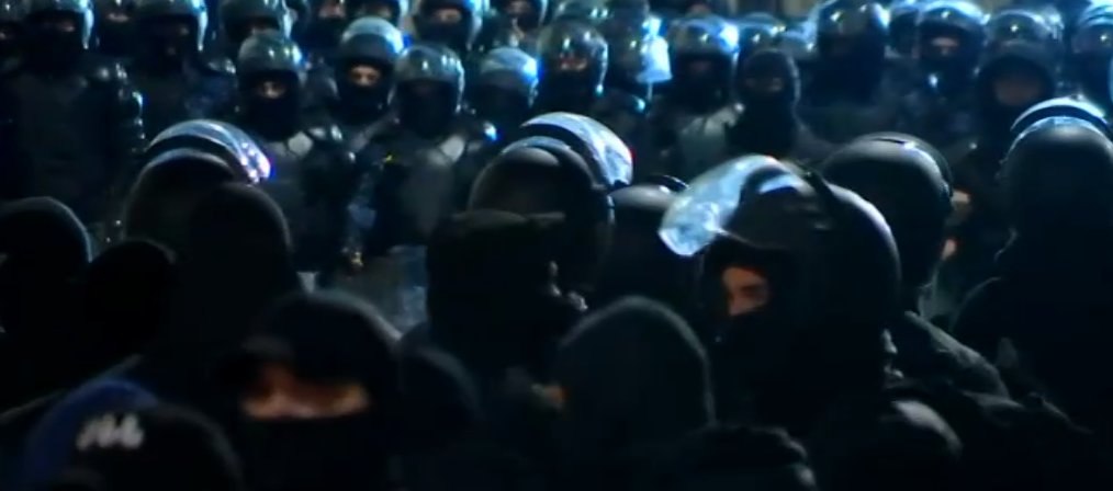 34 detained, 12 officers injured during Rustaveli Avenue protest, Interior Ministry