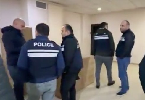 Police arrive at office of opposition Coalition for Change