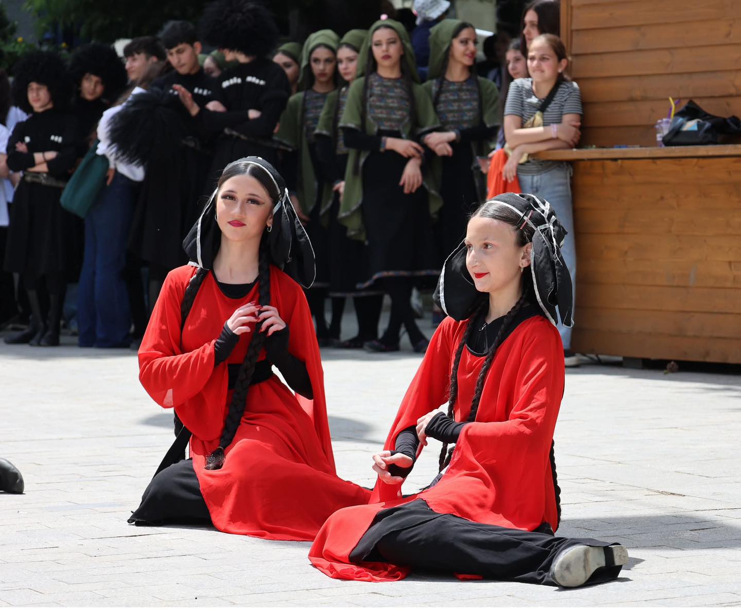 <p style="text-align: justify">ბორჯომში საქართველოს დამოუკიდებლობის დღე აღინიშნა.</p><p style="text-align: justify">მაყურებლის წინაშე ადგილობრივი ვოკალური და ქორეოგრაფიული ანსამბლები წარდგნენ.</p><p style="text-align: justify">26 მაისი მოსახლეობას დეკანოზმა იოანემ (ხეცურიანი), საკრებულოს თავმჯდომარემ დავით ზაალიშვილმა და მერის მოადგილემ გიორგი ტაბატაძემ მიულოცეს.</p><p style="text-align: justify">ღონისძიებას ადგილობრივი თვითმმართველობის წარმომადგენლები და მოქალაქეები ესწრებოდნენ.</p><div class="iframe-wrapper"><iframe src="https://www.facebook.com/plugins/post.php?href=https%3A%2F%2Fwww.facebook.com%2Fpermalink.php%3Fstory_fbid%3Dpfbid02FdUWK7ZbupTW3FthHytXbz8ZC3vvccBy46vkHJfsPXMioCUV2AYoTjEvJbDJzTK4l%26id%3D100067222093058&show_text=true&width=500" frameborder="0" allowfullscreen="true" width="500" height="754" title="Embedded content" allow="autoplay; clipboard-write; encrypted-media; picture-in-picture; web-share" scrolling="no" style="border:none;overflow:hidden"></iframe></div>