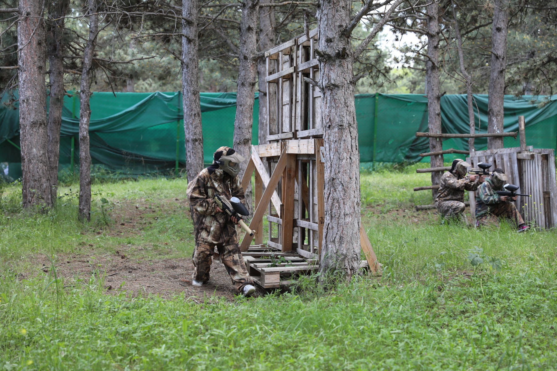 <p style="text-align: justify">ეროვნული თავდაცვის აკადემიის იუნკერთა სასწავლო ბატალიონის იუნკერებმა მონაწილეობა მიიღეს სსიპ ახალგაზრდობის სააგენტოს ორგანიზებით დაგეგმილ მასშტაბურ სტუდენტურ ფესტივალში „სტუდფესტი 2025“, რომელიც მოიცავდა უნივერსიტეტებს შორის სპორტული ტურნირების ჩატარებას, კულტურული და შემოქმედებითი ღონისძიებების გამართვას.</p><p style="text-align: justify">მსგავსი სახის აქტივობებში მონაწილეობის მიღება ხელს უწყობს სხვადასხვა უნივერსიტეტების სტუდენტებს შორის პარტნიორული და მეგობრული ურთიერთობების ჩამოყალიბებასა და აკადემიის შესახებ საზოგადოებაში ცნობადობის ამაღლებას და პოპულარიზაციას.</p>