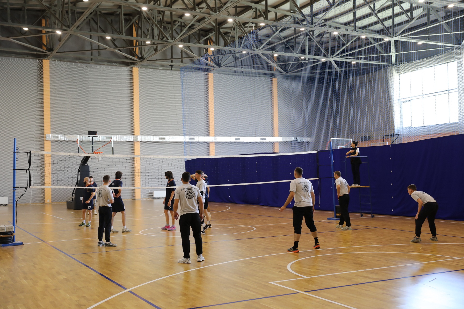 <p style="text-align: justify">ეროვნული თავდაცვის აკადემიის იუნკერთა სასწავლო ბატალიონის იუნკერებმა მონაწილეობა მიიღეს სსიპ ახალგაზრდობის სააგენტოს ორგანიზებით დაგეგმილ მასშტაბურ სტუდენტურ ფესტივალში „სტუდფესტი 2025“, რომელიც მოიცავდა უნივერსიტეტებს შორის სპორტული ტურნირების ჩატარებას, კულტურული და შემოქმედებითი ღონისძიებების გამართვას.</p><p style="text-align: justify">მსგავსი სახის აქტივობებში მონაწილეობის მიღება ხელს უწყობს სხვადასხვა უნივერსიტეტების სტუდენტებს შორის პარტნიორული და მეგობრული ურთიერთობების ჩამოყალიბებასა და აკადემიის შესახებ საზოგადოებაში ცნობადობის ამაღლებას და პოპულარიზაციას.</p>