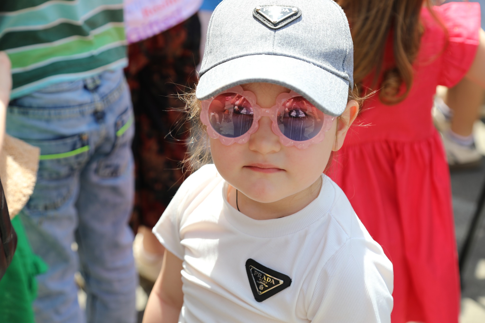 <p style="text-align: justify">ბავშვთა დაცვის საერთაშორისო დღე წყალტუბოში კულტურული და სპორტული ღონისძიებებით აღინიშნა.</p><p style="text-align: justify">საბავშვო ბაღების მოსწავლეთა მონაწილეობით სპორტის სასახლეში მხიარული სტარტები ჩატარდა. სხვადასხვა ნომინაციებში გამარჯვებულ გუნდებს თასები და სიგელები გადაეცათ.</p><p style="text-align: justify">ცენტრალურ პარკში ა(ა)იპ „წყალტუბოს მუნიციპალიტეტის ბავშვთა და ახალგაზრდობის ცენტრისა“ და „ინკლუზიური ცენტრის“ აღსაზრდელთა ხელნაკეთი ნამუშევრების გამოფენა მოეწყო. გაიმართა ანიმატორების წარმოდგენა.</p><p style="text-align: justify">პატარებს შესაძლებლობა ჰქონდათ შეხვედროდნენ ზღაპრის გმირებს და ჩართულიყვნენ მრავალფეროვან გასართობ პროგრამაში.</p><p style="text-align: justify">ბავშვებმა ასევე, ასფალტზე ცარცით ხატვის აქტივობაში მიიღეს მონაწილეობა და სახატავი მასალებით დასაჩუქრდნენ.</p><p style="text-align: justify">ღონისძიება ორგანიზებული იყო წყალტუბოს მუნიციპალიტეტის მერიის კულტურის, განათლების, სპორტისა და ახალგაზრდობის საქმეთა სამსახურის მიერ.</p><p style="text-align: justify">კულტურულ და სპორტულ აქტივობებს წყალტუბოს მუნიციპალიტეტის საკრებულოს კულტურის, განათლების, ტურიზმის, სპორტისა და ახალგაზრდულ საქმეთა კომისიის თავმჯდომარე ლევან ჩანქსელიანი, მერიის კულტურის, განათლების, სპორტისა და ახალგაზრდობის საქმეთა სამსახურის უფროსი რიმა მარგიანი და ადგილობრივი თვითმმართველობის წარმომადგენლები ესწრებოდნენ.</p>