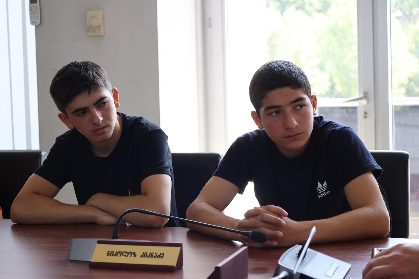 <p style="text-align: justify">ბორჯომის მუნიციპალიტეტის მერმა ოთარ არბოლიშვილმა და საკრებულოს თავმჯდომარე დავით ზაალიშვილმა მკლავჭიდში ევროპის ჩემპიონატში მონაწილე წარმატებულ ბორჯომელ სპორტსმენებს მადლობის სიგელები გადასცეს.</p><p style="text-align: justify">ბორჯომის სასპორტო სკოლის მკლავჭიდის სექციის სპორტსმენი გოგა ბლიაძე 50 კგ წონით კატეგორიაში ევროპის ჩემპიონი გახდა, ალექსანდრე კაპანაძემ მესამე ადგილი მოიპოვა, ხოლო ნელი უსტინენკო მეოთხე ადგილზე გავიდა.</p><p style="text-align: justify">მკლავჭიდის 2025 წლის ევროპის ჩემპიონატი რუმინეთის ქალაქ კლუჟ-ნაპოკაში გაიმართა.</p>