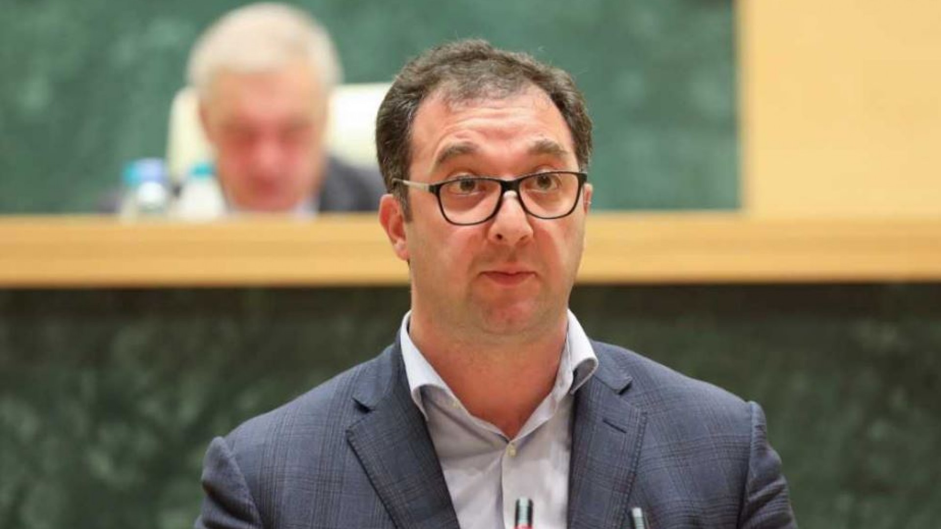 Frontnews image description