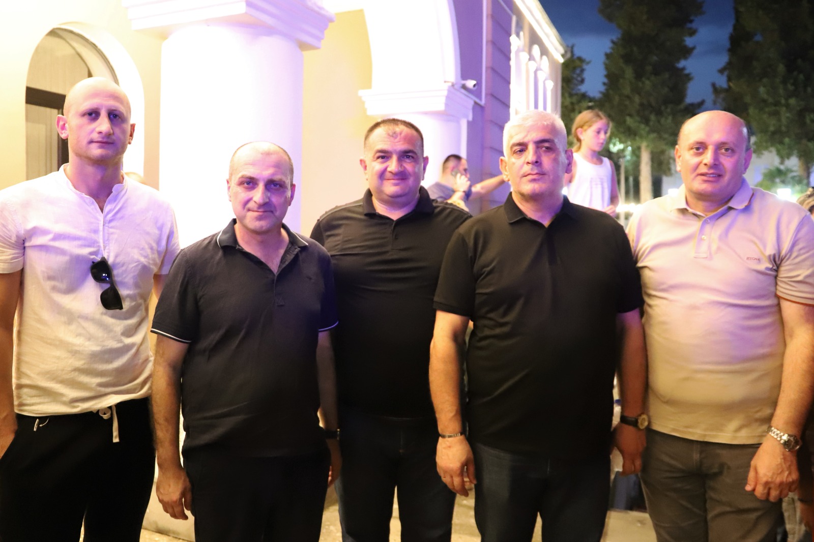 <p style="text-align: justify">26 ივლისს თერჯოლაში &nbsp;ლეგენდარული ჯგუფის Boney-M-ის &nbsp;კონცერტი გაიმართა.</p><p style="text-align: justify">მუსიკალური ღონისძიების ფარგლებში, Boney-M -ის &nbsp;განახლებულმა შემადგენლობამ, თერჯოლაში შეკრებილი საზოგადოებისთვის, &nbsp;ყველა &nbsp;ის კომპოზიცია გააჟღერა, რომლებიც ათწლეულებია ოქროს ჰიტებად იქცა &nbsp;მთელი მსოფლიოს მასშტაბით.&nbsp;</p><p style="text-align: justify">"აღსანიშნავია, რომ ჯგუფი &nbsp;Boney-M &nbsp;ჰიტებმა, &nbsp;70-80 წლების ყველა მუსიკალური ჩარტი დაიპყრო და ისინი დღემდე &nbsp;ინარჩუნებენ ამ პოპულარობას სხვადასხვა თაობის &nbsp;მსმენელში. თერჯოლაში &nbsp;დაუვიწყარ საღამოს ადგილობრივებთან ერთად ასობით ჩამოსული სტუმარი ადევნებდა თვალს.&nbsp;</p><p style="text-align: justify">ყველასთვის ნაცნობმა მუსიკამ &nbsp;და საყვარელმა სიმღერებმა &nbsp;ერთი განსაკუთრებული და დასამახსოვრებელი მუსიკალური საღამო აჩუქა ქართველ მსმენელს.&nbsp;</p><p style="text-align: justify">კონცერტი &nbsp;ადგილობრივი ბიზნესის წარმომადგენლების ფინანსური მხარდაჭერით და თერჯოლის მუნიციპალიტეტის მერიის ორგანიზებით ჩატარდა", - აცხადებენ მუნიციპალიტეტის მერიაში.</p>