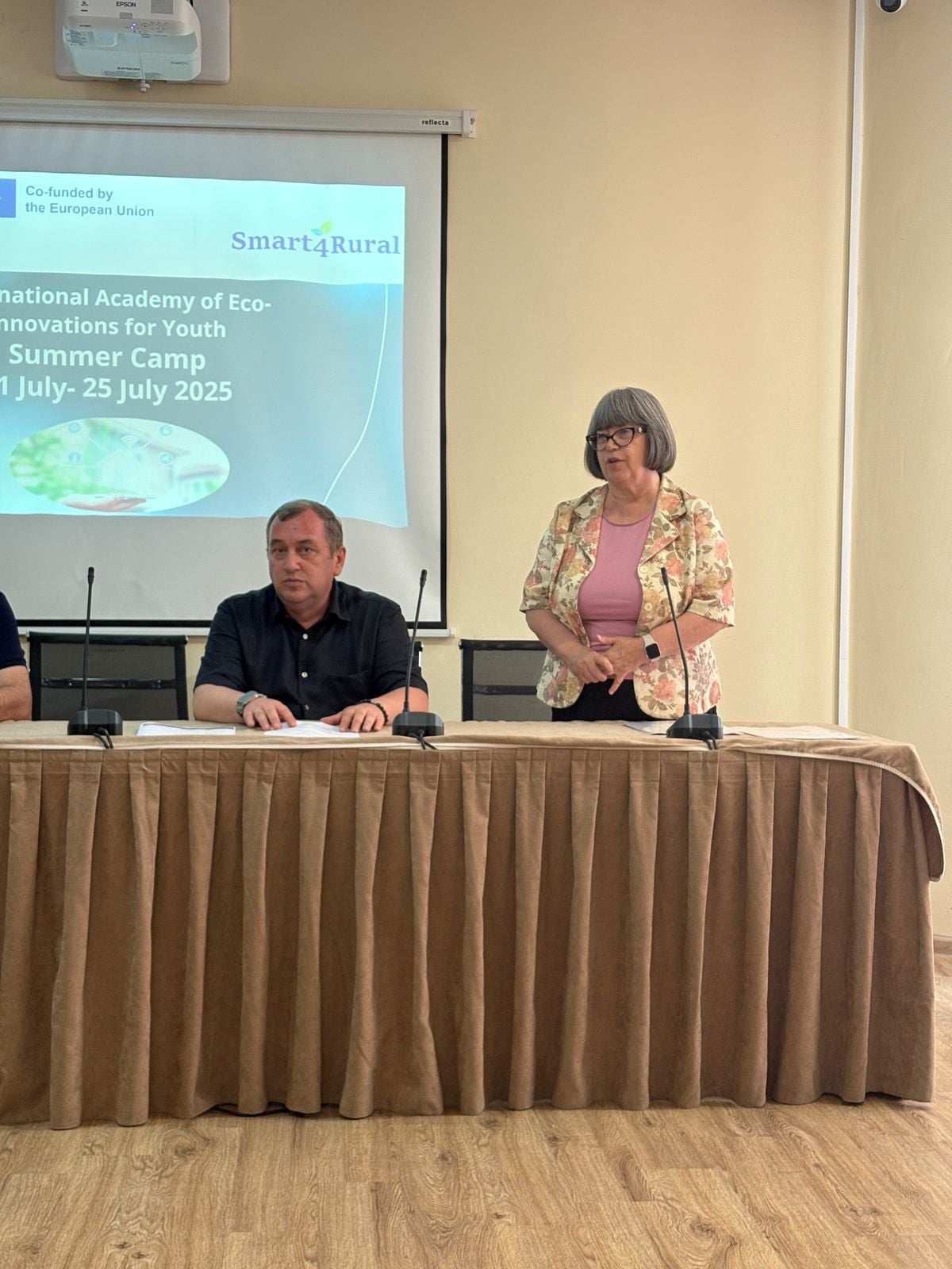 <p style="text-align: justify">წყალტუბოს მუნიციპალიტეტში საერთაშორისო პროექტის „სმარტი და ინოვაციური გადაწყვეტილებები შავი ზღვის ქვეყნებში მწვანე და სუფთა სასოფლო თემებისათვის – Smart4Rural“ ფარგლებში საზაფხულო ეკო ბანაკი გაიხსნა. ბანაკში მონაწილეობენ ახალგაზრდები საქართველოდან, რუმინეთიდან და მოლდოვიდან.</p><p style="text-align: justify">ბანაკის გახსნისას პროექტის მიზნებსა და ეკოაქტივობების მნიშვნელობაზე ისაუბრა პროექტის მენეჯერმა, იმერეთის მხარის მეცნიერთა კავშირ „სპექტრის“ თავმჯდომარემ ქეთევან ცხაკაიამ. ახალგაზრდებს სიტყვით მიმართა და წარმატებები უსურვა პროექტის კოორდინატორმა მაია ფანჩულიძემ. ღონისძიებას ესწრებოდნენ ქუთაისის სახელმწიფო უნივერსიტეტის რექტორი შალვა კირთაძე და საგარეო ურთიერთობათა და განვითარების სამსახურის უფროსი დავით გეგეჭკორი, რომლებმაც ხაზი გაუსვეს გარემოსდაცვით პროგრამებში ახალგაზრდების ჩართულობის მნიშვნელობას.</p><p style="text-align: justify">მონაწილეებმა მოლდოვის ქალაქ უნგენიდან და რუმინეთის ქალაქ გალაციდან წარმოადგინეს პრეზენტაციები ადგილობრივ ეკოინიციატივებზე. ბანაკის ფარგლებში დაგეგმილია მასტერკლასები ურბანული და სოფლის თემებისთვის ჭკვიანი და მდგრადი განვითარების გადაწყვეტილებებზე, აგრეთვე ახალგაზრდებისთვის შექმნილი ქსელური და შემეცნებითი სივრცეები, რაც ხელს შეუწყობს &nbsp;გამოცდილების გაზიარებასა და გუნდური მუშაობის განვითარებას.</p><p style="text-align: justify">ბანაკის ერთ-ერთი მთავარი მიზანია "იდეათონის" ჩატარება, რომლის დროს მონაწილეებს შესაძლებლობა ექნებათ წარმოადგინონ კრეატიული და სმარტ-ეკოინოვაციური პროექტები. &nbsp;ეკო ბანაკში &nbsp;18 მონაწილე &nbsp;5 დღეს გაატარებს.&nbsp;</p><p style="text-align: justify">პროექტი Smart4Rural დაფინანსებულია ევროკავშირის INTERREG VI-B „შავი ზღვის აუზის ქვეყნების NEXT პროგრამის“ ფარგლებში და მას ოთხი ქვეყანა – საქართველო, რუმინეთი, მოლდოვა და თურქეთი  ერთობლივად ახორციელებს.</p>