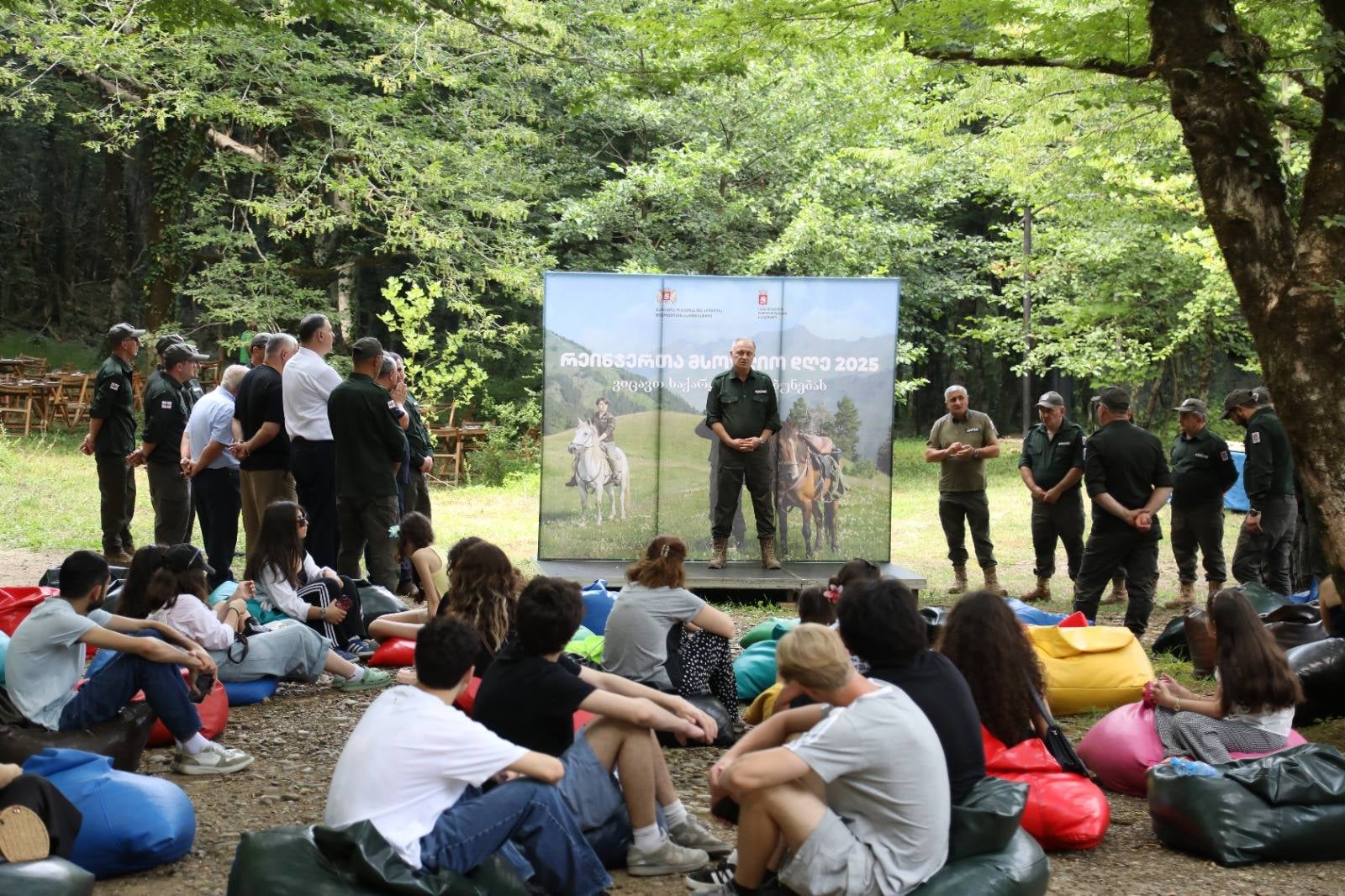<p style="text-align: justify">ღონისძიებაში იმერეთის მღვიმეების დაცული ტერიტორიების, კვერეთის აღკვეთილის, მარტვილისა და ოკაცეს ბუნების ძეგლების, აჯამეთის აღკვეთილისა და რაჭის ეროვნული პარკის ადმინისტრაციის თანამშრომლები მონაწილეობდნენ.&nbsp;</p><p style="text-align: justify">რეინჯერებს პროფესიული დღე მიულოცეს იმერეთის მღვიმეების დაცული ტერიტორიების ადმინისტრაციის დირექტორმა ჯუმბერ ლელაძემ, დაცული ტერიტორიების სააგენტოს თავმჯდომარის მოადგილემ დავით იოსებაშვილმა, იმერეთში სახელმწიფო რწმუნებულის ადგილობრივი თვითმმართველობის ორგანოებთან ურთიერთობის სამსახურის უფროსმა დავით გორდელაძემ, წყალტუბოს მერის პირველმა მოადგილემ გრიგოლ ყურაშვილმა, საკრებულოს თავმჯდომარის პირველმა &nbsp;მოადგილემ &nbsp;კობა გურეშიძემ და მოადგილემ სერგო კირკიტაძემ.</p><p style="text-align: justify">ღონისძიების ფარგლებში დაჯილდოვდა 24 რეინჯერი, ასევე, წარმოდგენილი იყო რეინჯერების სპეციალური აღჭურვილობა და გამოფენილი იყო &nbsp;ფოტონამუშევრები, რომლებიც რეინჯერთა საქმიანობასა და გარემოს დაცვის მნიშვნელობას ასახავდა.</p><p style="text-align: justify">ღონისძიების მიზანი იყო რეინჯერთა ღვაწლის დაფასება და საზოგადოების ინფორმირება მათი საქმიანობის მნიშვნელობის შესახებ.</p>