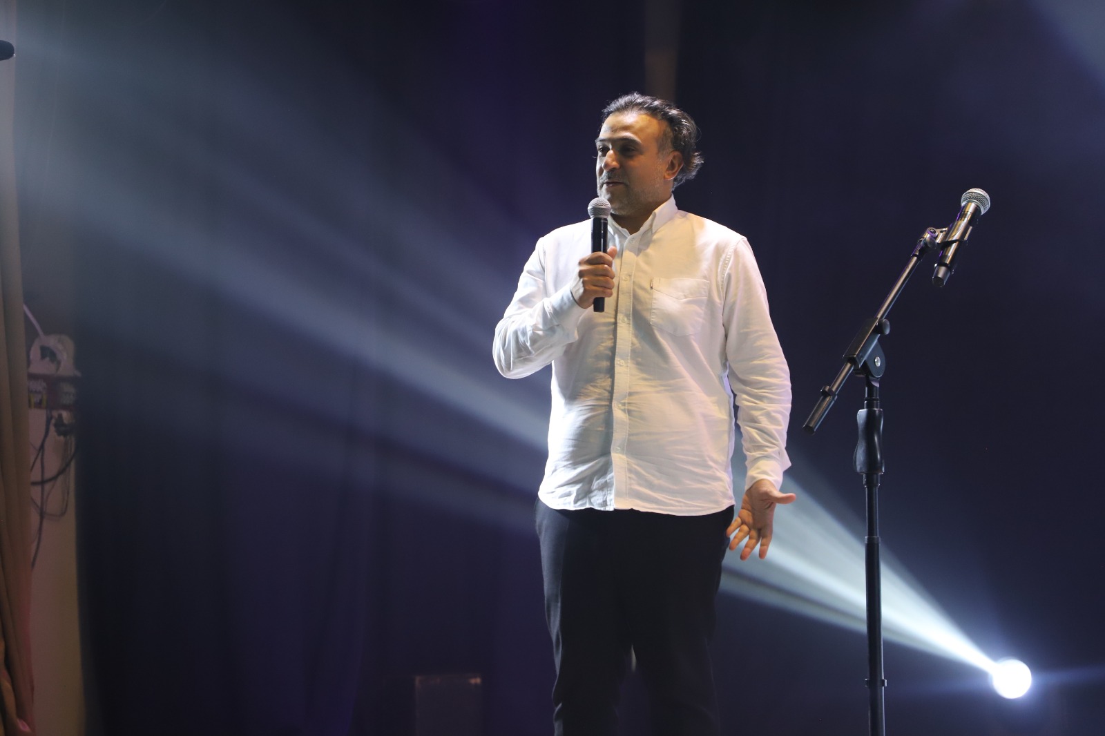 <p style="text-align: justify">27 აგვისტოს, თერჯოლაში, "მუსიკალური ზაფხული 2025“-ის კონცერტების სერიის ფარგლებში კიდევ ერთი ღონისძიება მოეწყო.</p><p style="text-align: justify">მასში მონაწილეობდნენ მუსიკალური შემსრულებლები: დათუნა სირბილაძე,ელენე ფოჩხუა, ნინუცა ბედიაშვილი, მერაბ ვარდოსანიძე და სოფო პაპუაშვილი. საღამო ნიკოლოზ წულუკიძეს მიჰყავდა.</p><p style="text-align: justify">ღონისძიებას, რომელიც თერჯოლის კულტურის სახლის დარბაზში ჩატარდა, ადგილობრივებთან ერთად, მუნიციპალიტეტის მერი მანუჩარ რობაქიძე დაესწრო.</p><p style="text-align: justify">კონცერტი საქართველოს კულტურის სამინისტროს მხარდაჭერით ჩატარდა.</p>