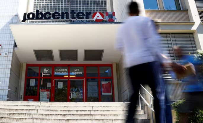 Reuters - გერმანიაში უმუშევრობის რაოდენობამ ათწლეულის განმავლობაში პირველად 3 მილიონს გადააჭარბა