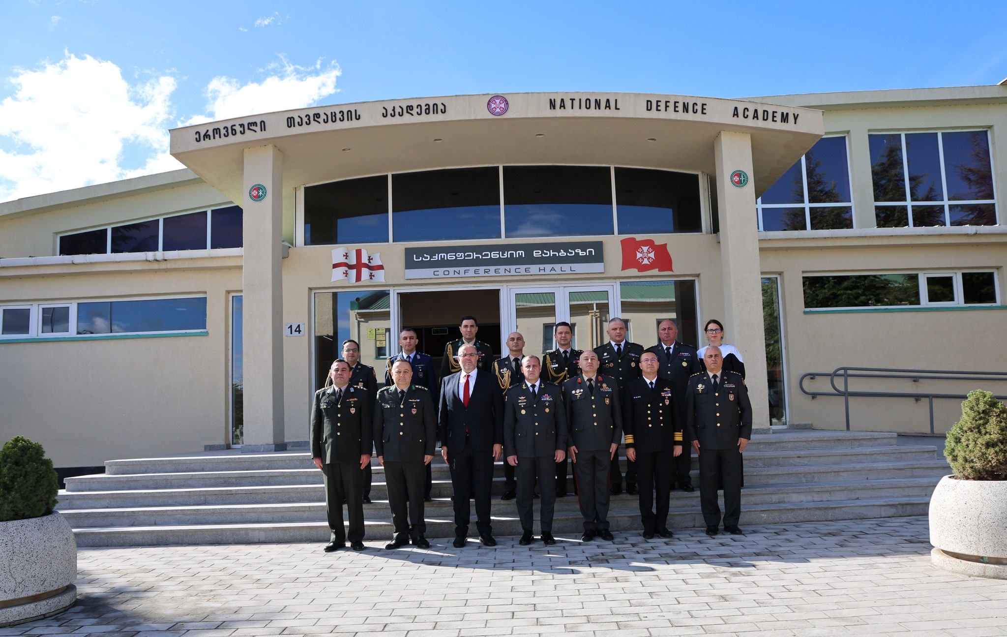 ეროვნული თავდაცვის აკადემიის რექტორმა აზერბაიჯანის და თურქეთის ეროვნული თავდაცვის უნივერსიტეტების წარმომადგენლებს უმასპინძლა