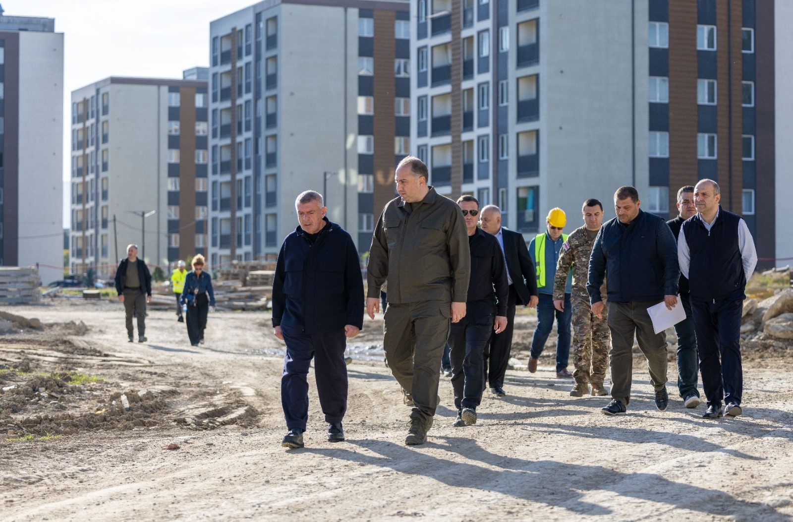 According to the ministry, around 1,300 service members will receive apartments under a co-financing scheme, paying only 100 USD per square metre
