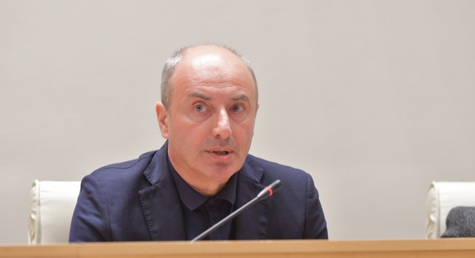 გურამ მაჭარაშვილი - გახარიას პარტიას სურს, შექმნას კომისია, რომელიც უნდა იძიებდეს, თუთიყუშს ბუმბული მართლა გასცვივდა თუ არა