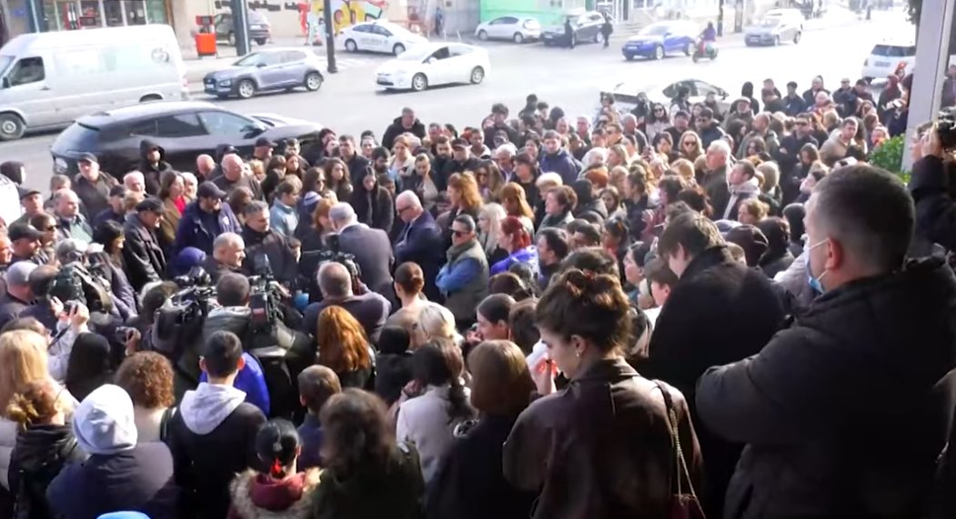 დიუშენით დაავადებული ბავშვების მშობლები პრემიერ-მინისტრთან შეხვედრას ითხოვენ