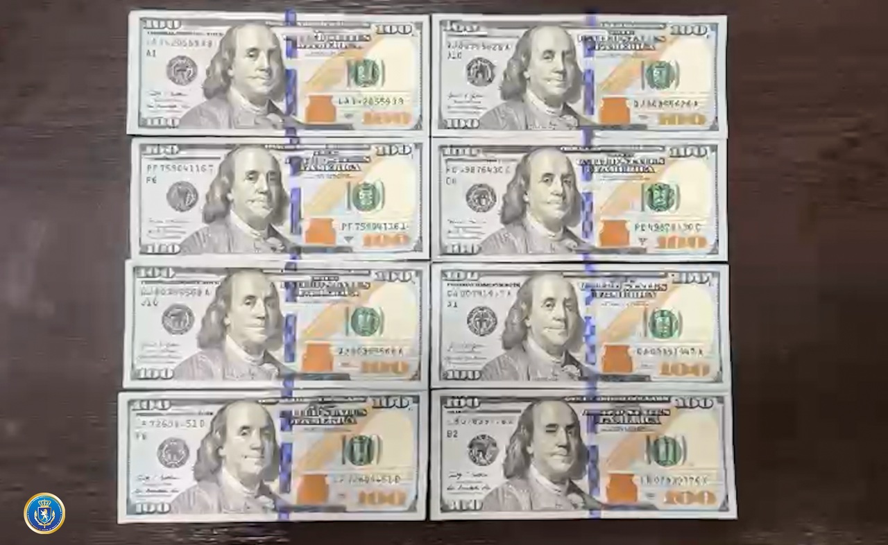 Customs officer arrested for bribery following undercover investigation