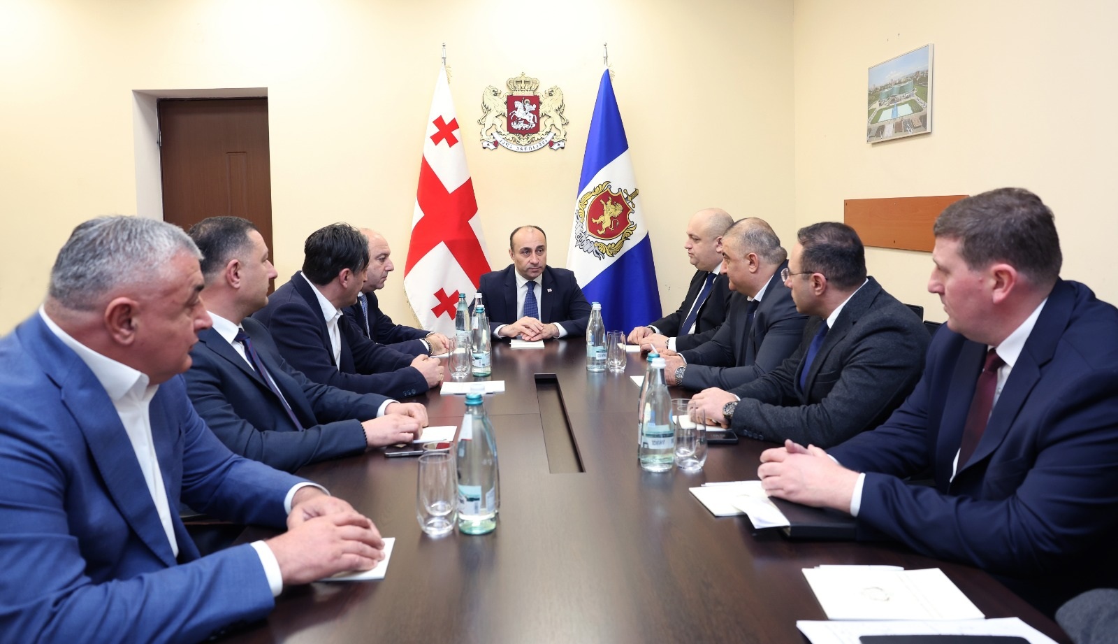 გეკა გელაძემ მცხეთა-მთიანეთისა და აფხაზეთის ავტონომიური რესპუბლიკის პოლიციის დეპარტამენტების ახალი დირექტორები თანამშრომლებს წარუდგინა