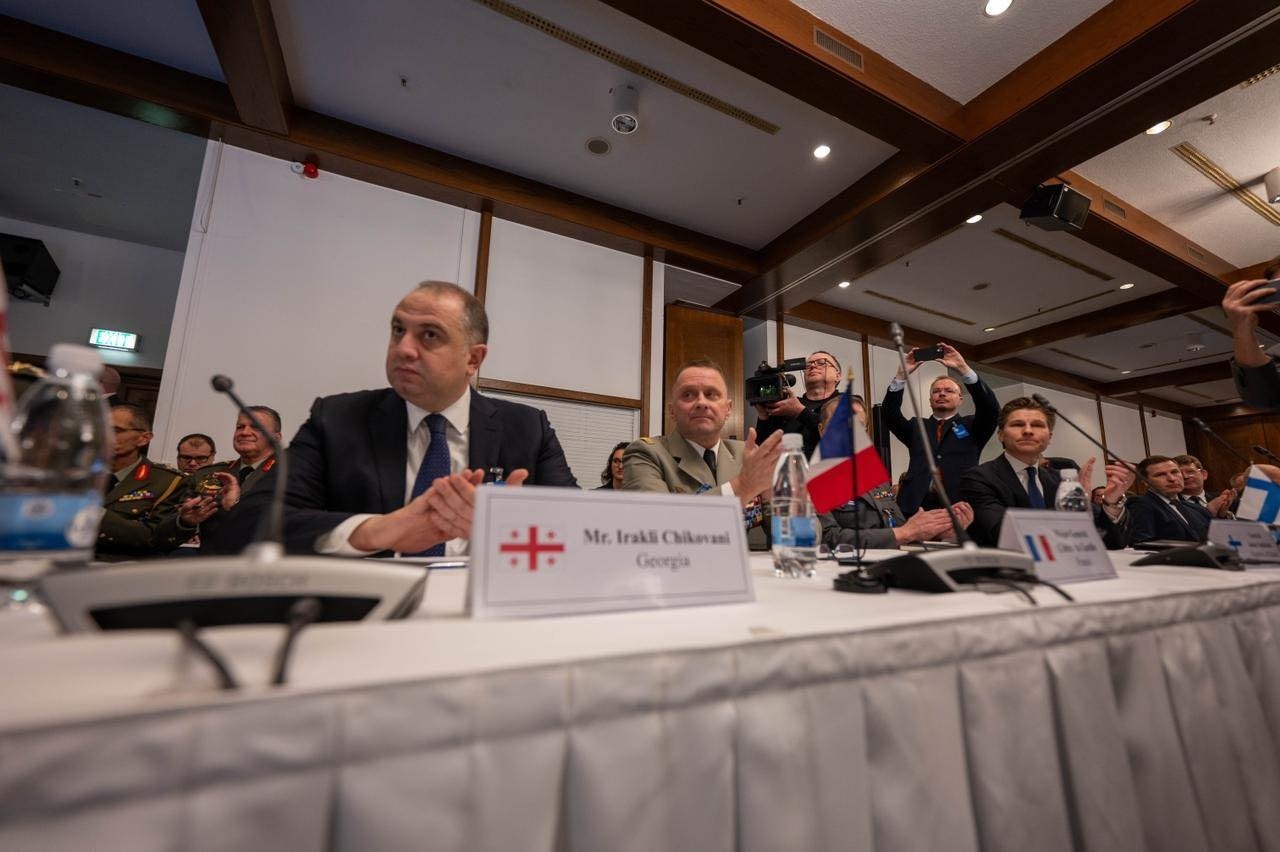 Frontnews image description