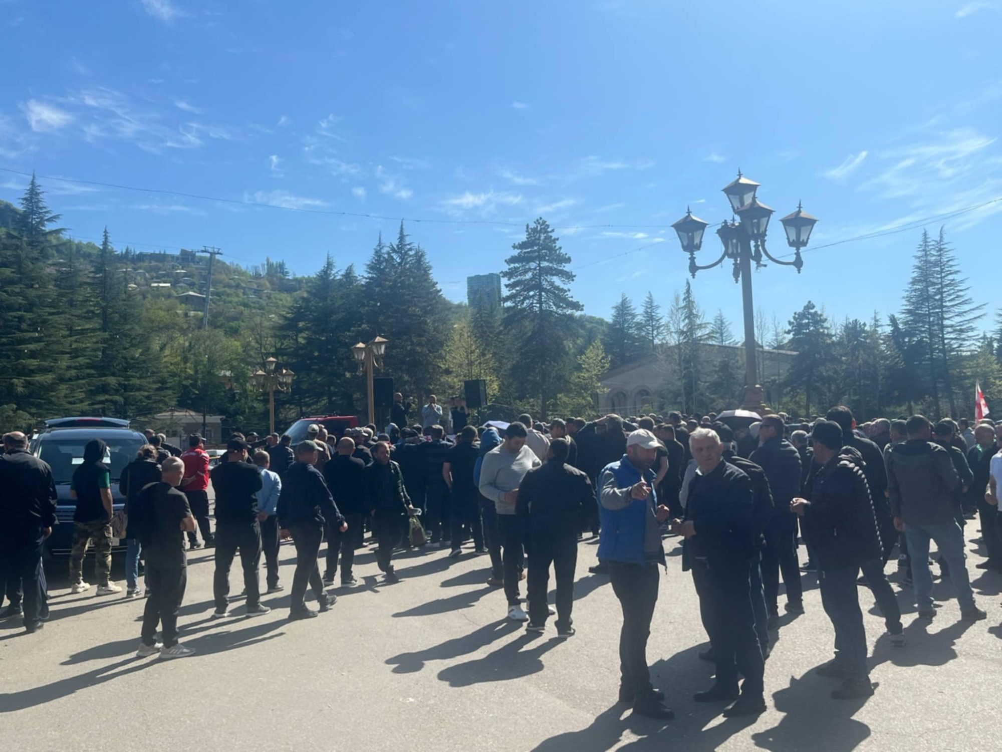 Frontnews image description