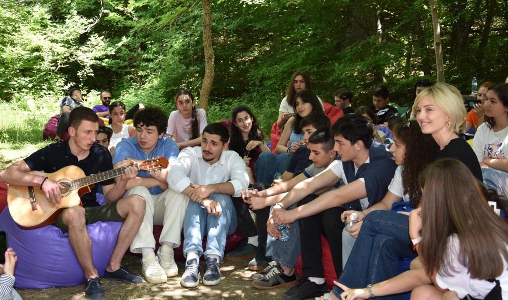 ნანა გაბელიას ინიციატივით აფხაზეთის ომის ვეტერანთა ოჯახის წევრებისთვის გასვლითი ღონისძიება მოეწყო