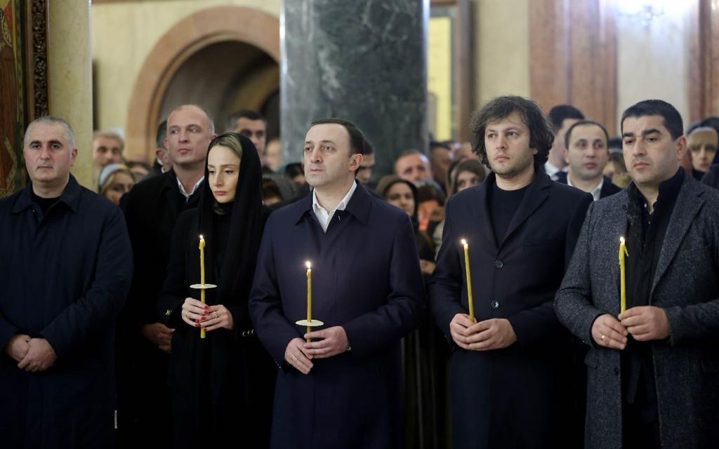 ირაკლი ღარიბაშვილი სამების საკათედრო ტაძარში საშობაო ლიტურგიას დაესწრო