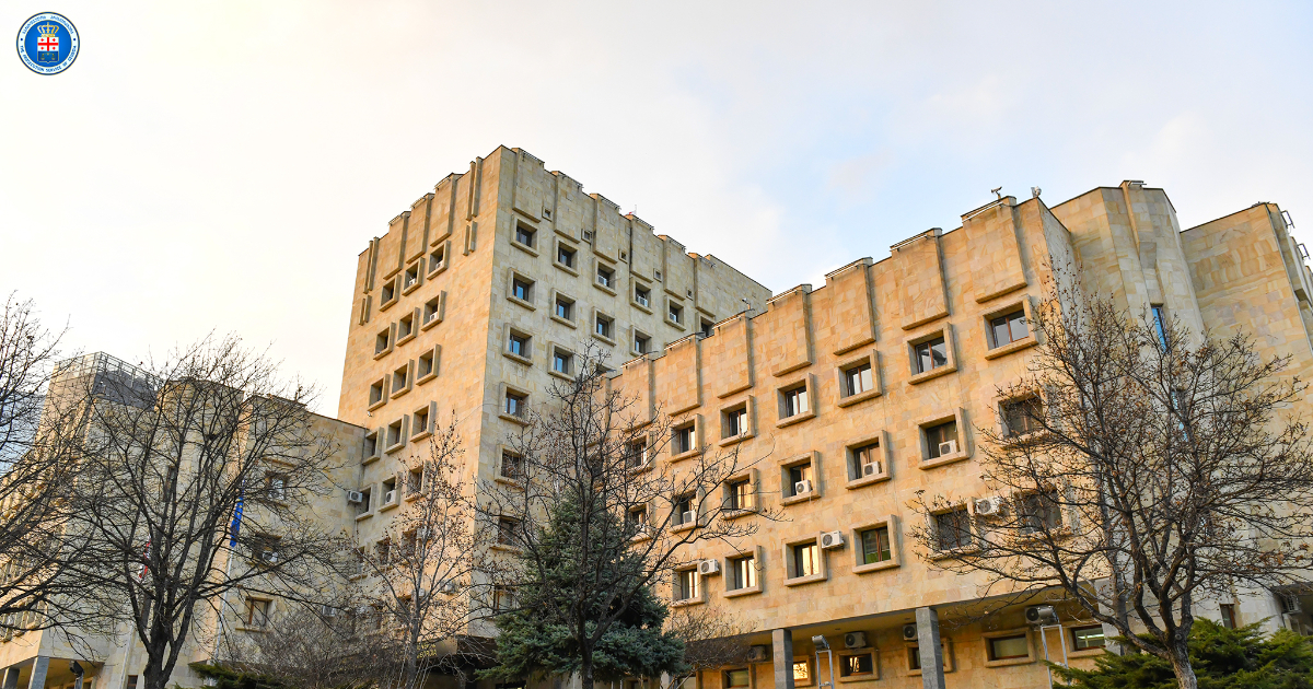 “რესპუბლიკური საავადმყოფოს” ყოფილ ფინანსურ დირექტორს, თანამშრომელს და ინდივიდუალურ მეწარმეს 6-6 წლიანი პატიმრობა მიესაჯათ