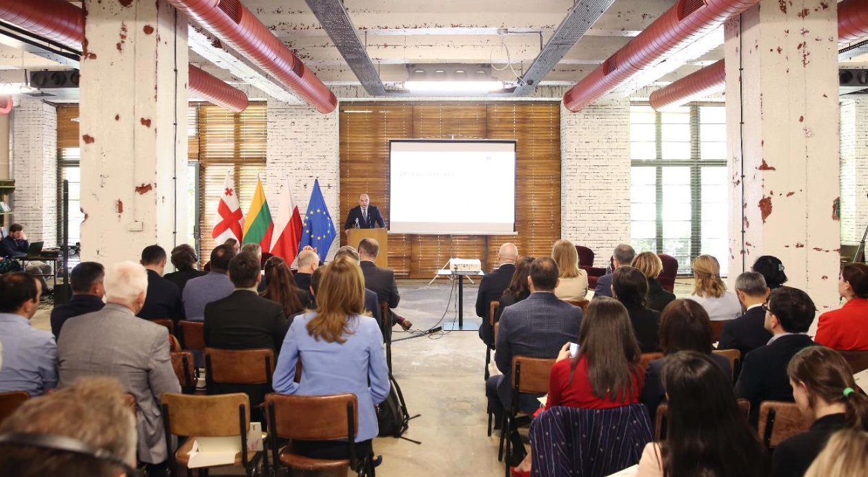 ალექსანდრე დარახველიძემ საგზაო უსაფრთხოების თემაზე ევროკავშირის მხარდაჭერილი პროექტის გახსნით ღონისძიებაში მიიღო მონაწილეობა