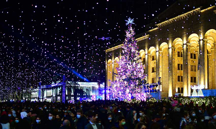 მთავარი ნაძვის ხე 15 დეკემბერს აინთება, “საახალწლო სოფელი” კი 16 დეკემბრიდან გაიხსნება