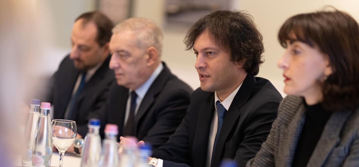 ირაკლი კობახიძე უნგრეთის თავდაცვის სახელმწიფო მდივანს შეხვდა