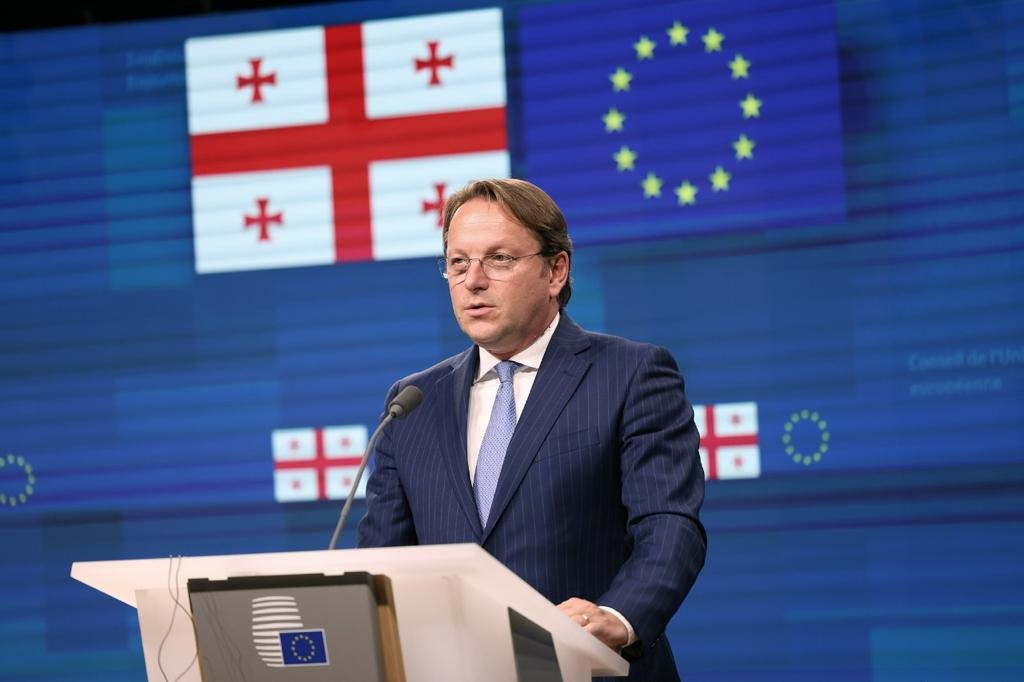 საქართველოს ევროკომისარი ოლივერ ვარჰეი ეწვევა
