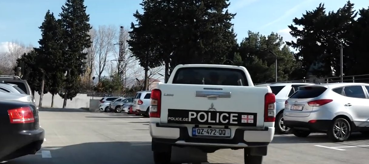შსს-ს აფხაზეთის პოლიციის დეპარტამენტის თანამშრომლებმა ოჯახში ძალადობის და მუქარის ბრალდებით ერთი პირი დააკავეს