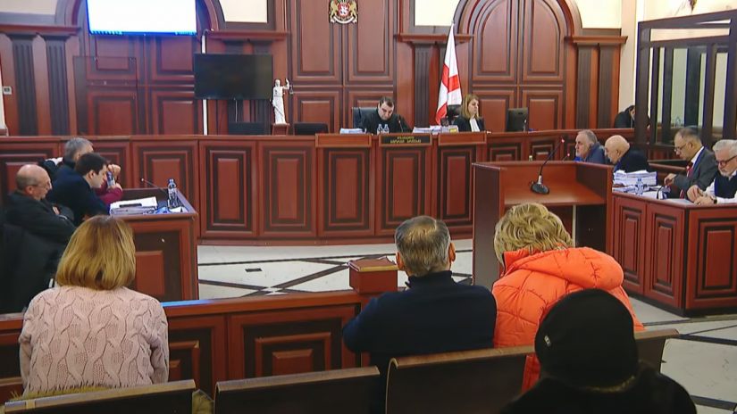 საქალაქო სასამართლოში მიხეილ სააკაშვილის პროცესი მიმდინარეობს