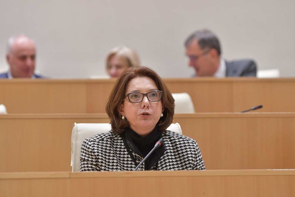 სალომე სამადაშვილი – მამაკაცი ოპოზიციონერი დეპუტატები დარბაზიდან გაიყვანეს